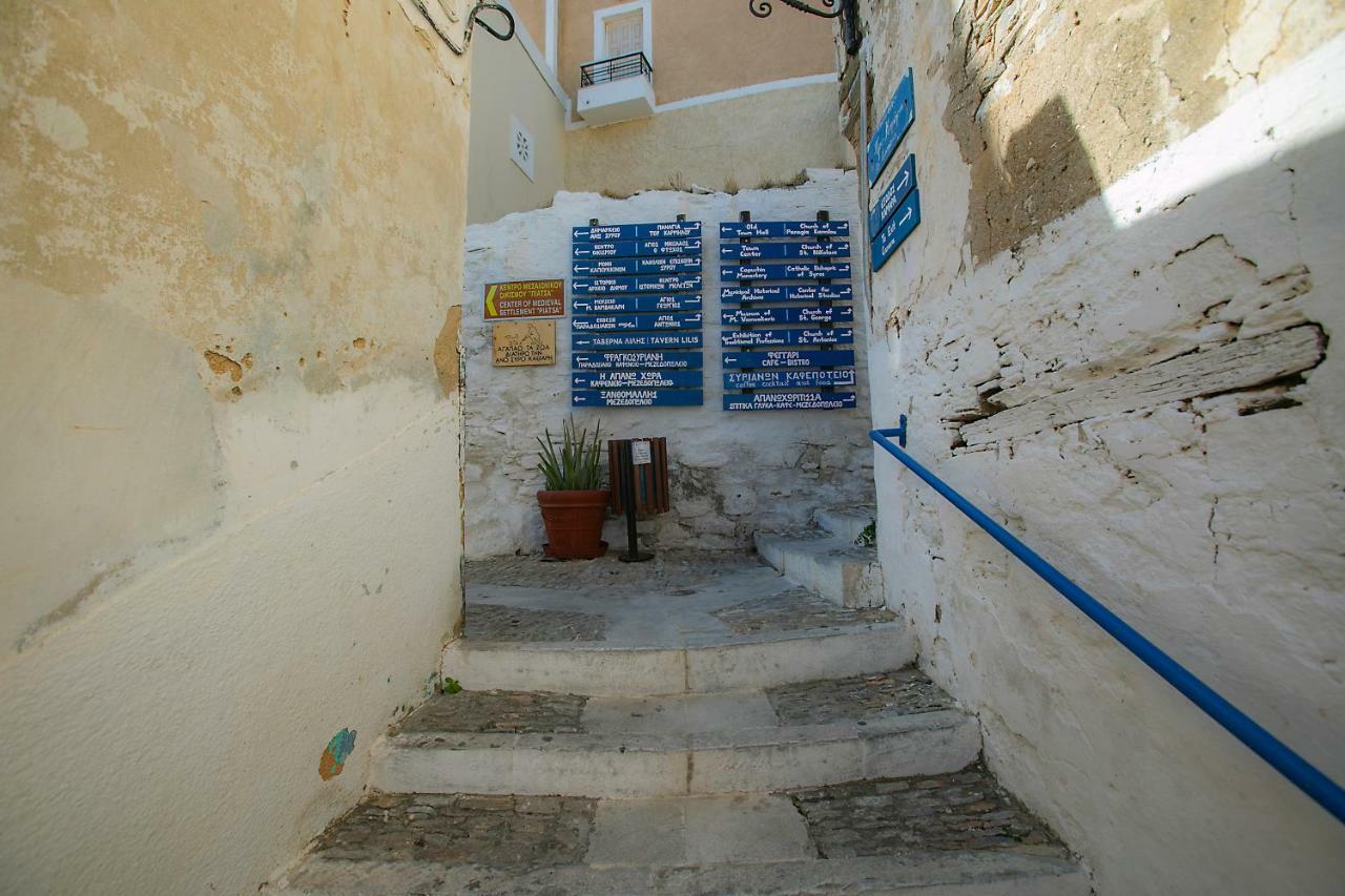 Le Petit Chateau Ano Syros Eksteriør bilde